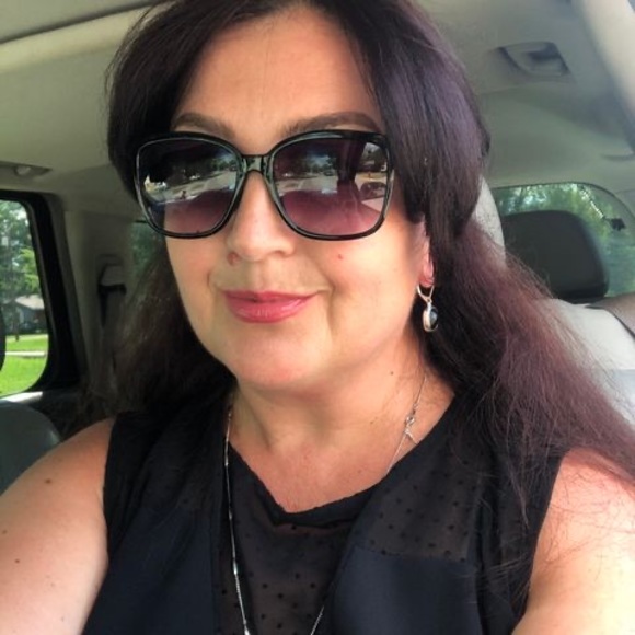 Meet your Posher, Olena - Picture 1 of 4